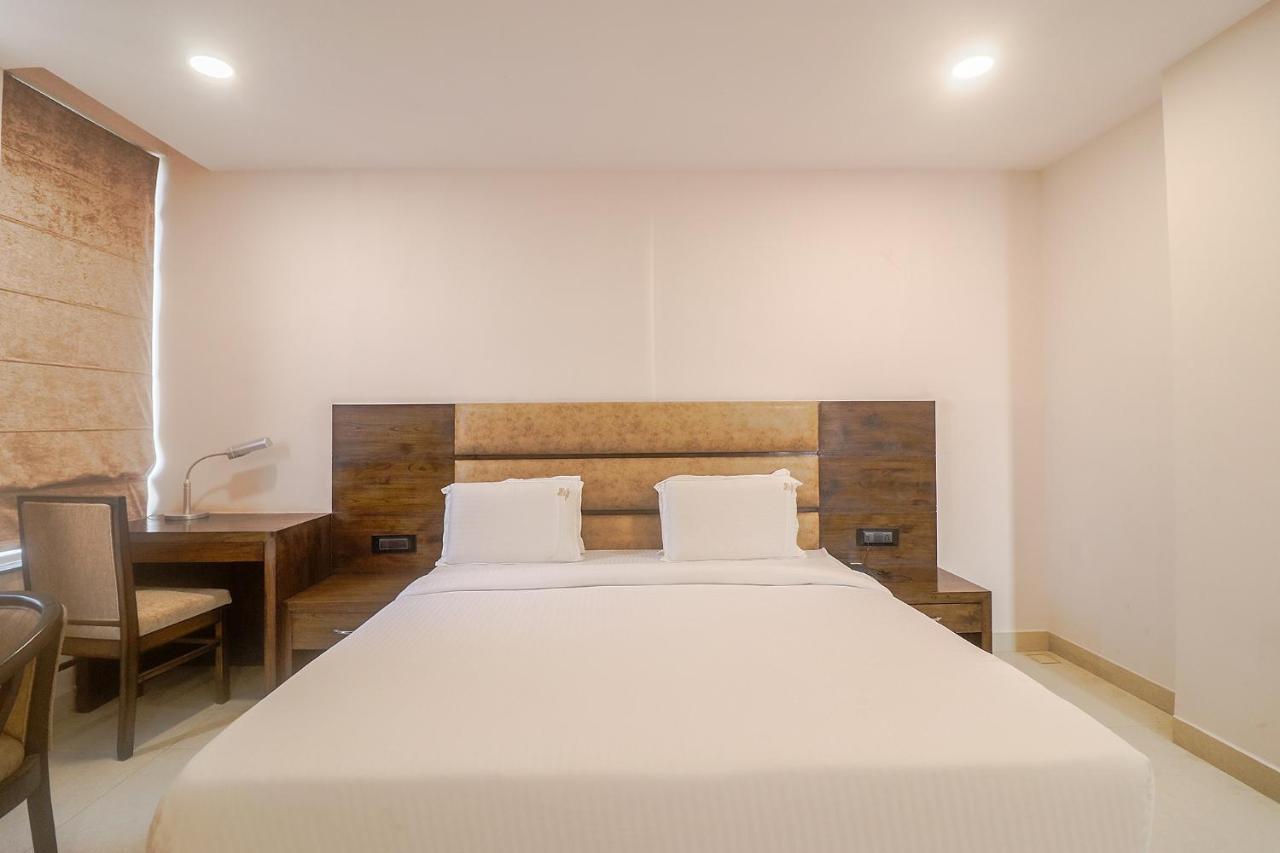 Fabhotel Mid Town Grand Panchkula Exterior photo