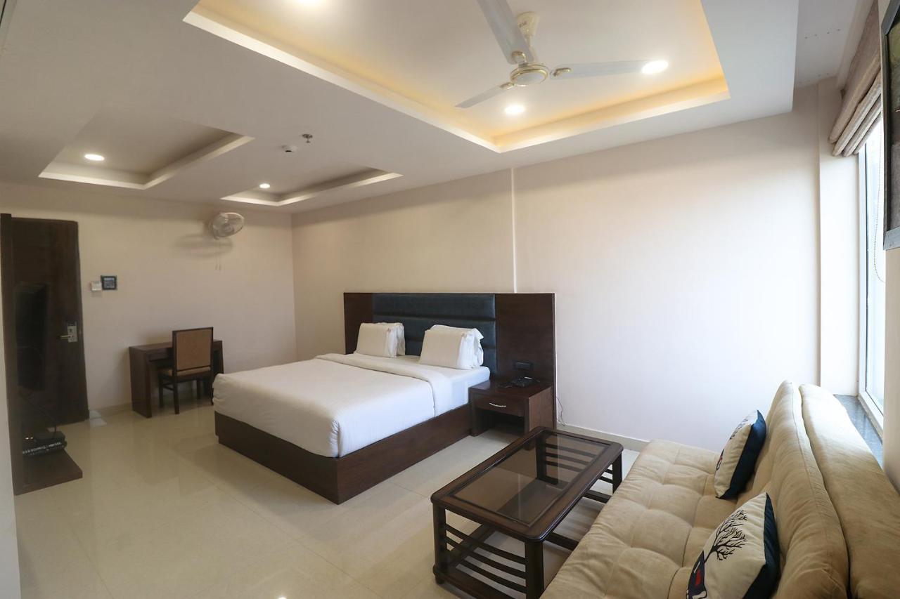 Fabhotel Mid Town Grand Panchkula Exterior photo